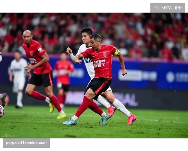 蓉城前场压迫致西海岸失误 攻防一体化战术成效显著 蓉城前场压迫致西海岸失误 攻防一体化战术成效显著